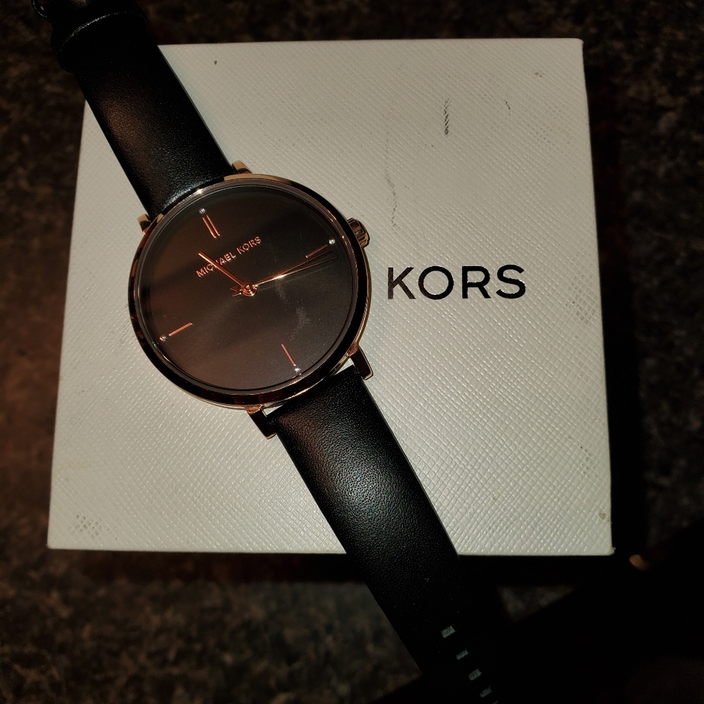 Mk watch
